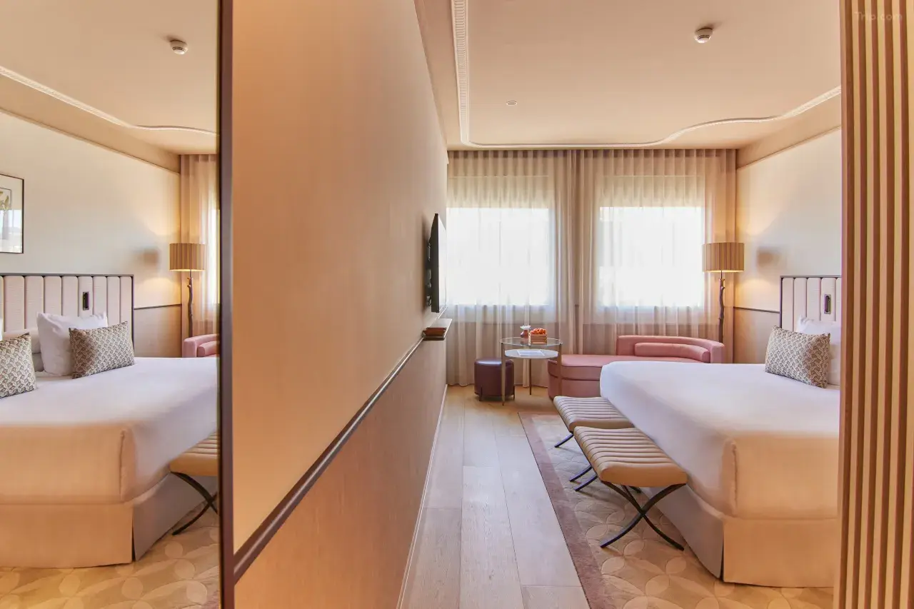 Deluxe Room 1 King bed — Trip.com listing photograph